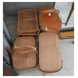 4 picnic baskets and 1 service for 4