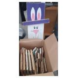 6 large wood bunny decor and many smaller bunnies