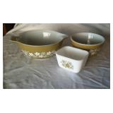 Pyrex - 3 green and white flower boels