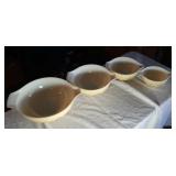 Pyrex - yellow and green, 4 nesting bowls