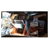 contents ON table - King Pin lock for 5th wheel