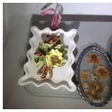 lot of 4 floral wall hangings