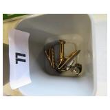 tie tacks / pins / clips
