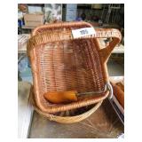 2 baskets, shoe stretcher