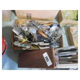 kitchen utensils, gadgets, knife block