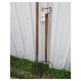 hay fork & garden spade