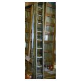 WOODEN EXTENSION LADDER