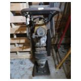 STOW  FOOT TAMPER - NEEDS NEW CARBEURATOR