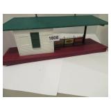 lionel  No. 256 alluminated freight station