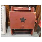 RED WOOD BATHROOM 1 DOOR CAB 13.5'X18' 7' TOWELBAR