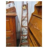 LIGHTED WOOD DECORATION W/ STAR & LIGHTS 60' TALL