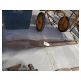 LARGE SET OF ANTIQUE TIN SNIPS ?