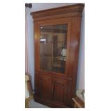 MODERN CORNER CABINET 40' X 78'