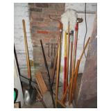 LOT OF HAND TOOLS