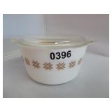 PYREX 1 QT W/LID TOWN & COUNTRY PATTERN