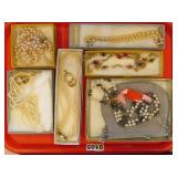 6 VINTAGE COSTUME JEWELRY NECKLACES