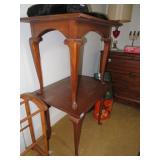 SIDE TABLE 28' X 22' X23'
