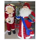 santa & mrs claus - not matching
