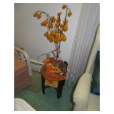 small wood fern stand, orange access/items
