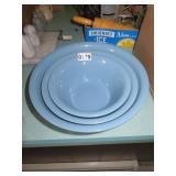 3 blue mixing bowls