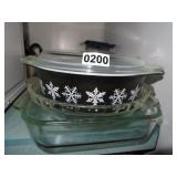 3 Pyrex dishes
