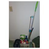 bathroom cleaning supplies