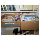 2 boxes of light bulbs