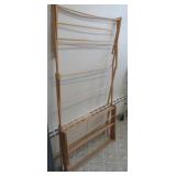 2 Clothes drying racks