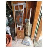 vintage eureka vacuum - condition unknown