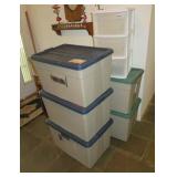 5 plastic storage totes, drawers