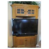 SOLID OAK CORNER ENTERTAINMENT CABINET*