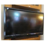 VIZIO 52' TV W/WALL MOUNT