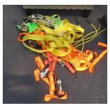 PILE OF RACHET STRAPS / BUNGEES