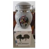 EPIC MICKEY WII, NIGHTMARE BEFORE CHRISTMAS JAR
