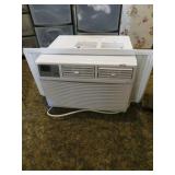 MAGNAVOX WINDOW AIR CONDITIONER 8000BTU