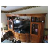 OAK ENTERTAINMENT UNIT 124' X 30' X 77'
