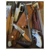 BXLT- KNIVES, TOY GUN, PELLET GUN