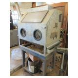 SAND BLASTING CABINET 24X34 WITH DUST COLLECTOR