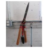 GARDEN SHOVEL, SHEARS