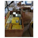 2 BOXES OF LIGHT BULBS
