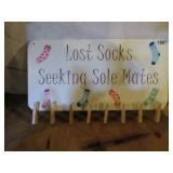 METAL SOCK/CLOTHESPIN SIGN