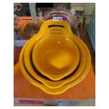 3 PC RACHAEL RAY MIXING BOWLS W/HANDLES