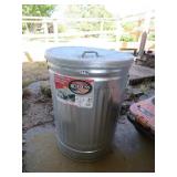 31 GAL METAL GARBAGE CAN W/LID