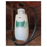 ROUND UP SPRAYER 2 GALLON