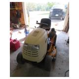CUB CADET LT1042 LAWN TRACTOR W/BAGGER