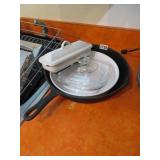 12' CAST IRON PAN, ENAMEL DISH W/LID,PYREX LIDS