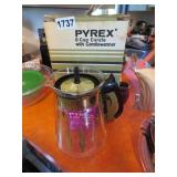 VINTAGE PYREX 8 CUP CARAFE W/CANDLEWARMER