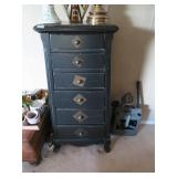 6 DRAWER WOODEN DRESSER/CABINET