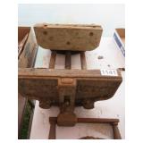 ANTIQUE BENCH VISE