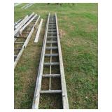 32' WOODEN EXTENSION LADDER
